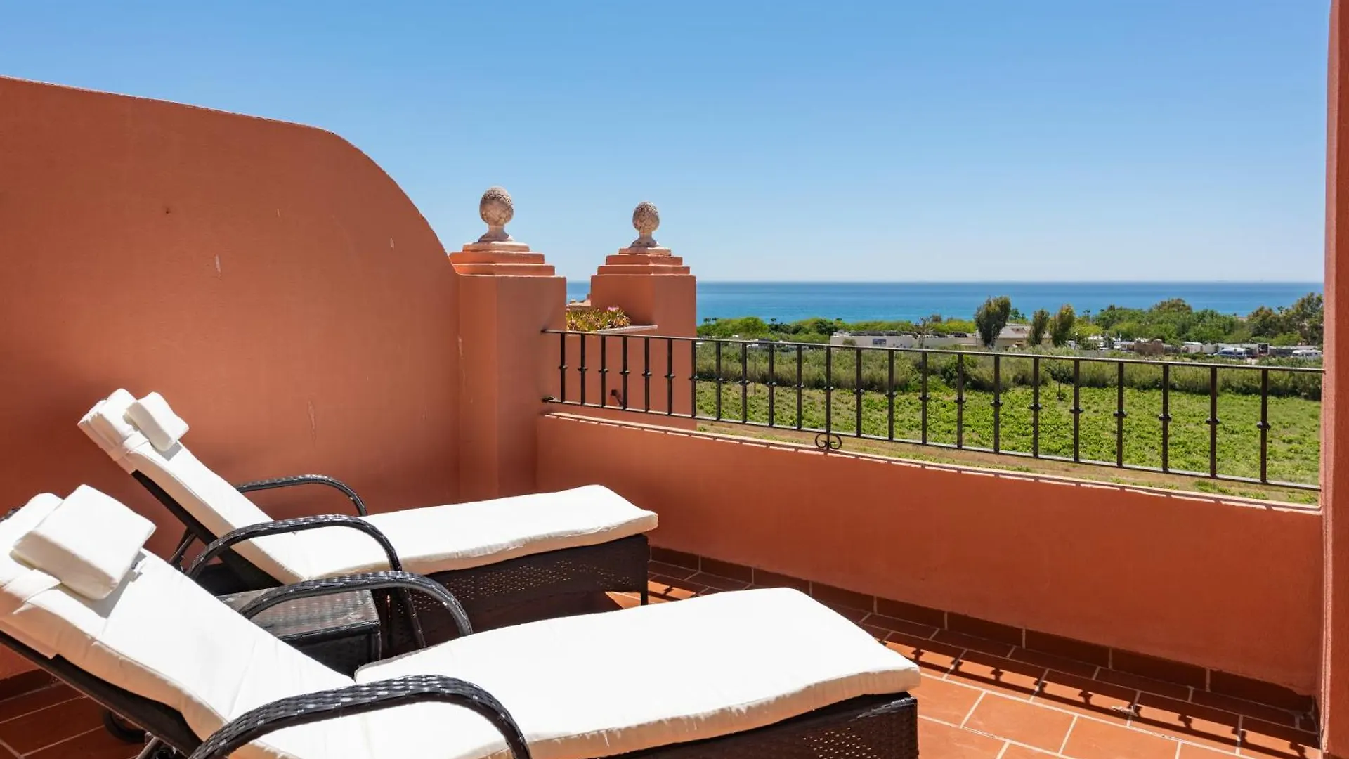 Superb 2 Beds Penthouse Duquesa Port Apartamento Manilva 0*,  Espanha